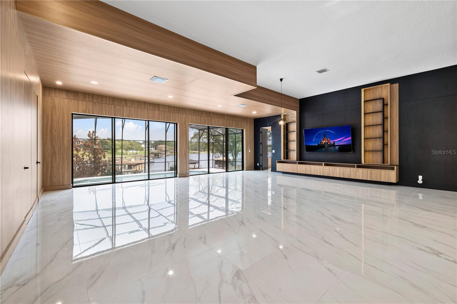 812 JOHNS POINT DRIVE, Oakland, FL 34787