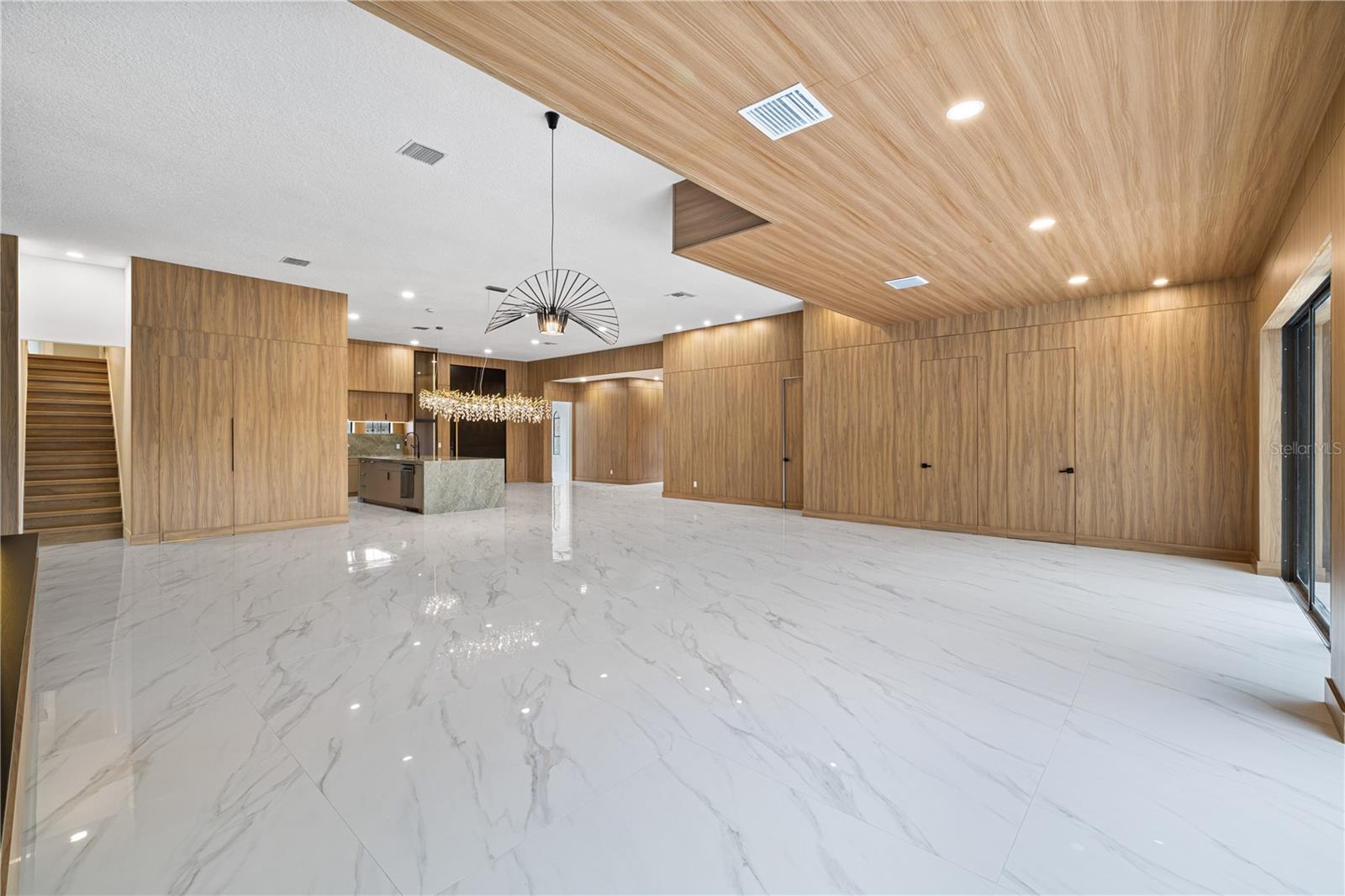812 JOHNS POINT DRIVE, Oakland, FL 34787
