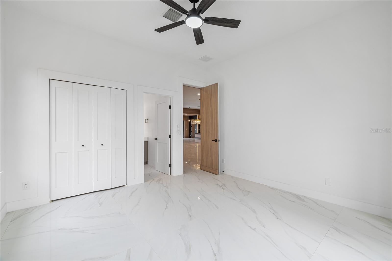 812 JOHNS POINT DRIVE, Oakland, FL 34787