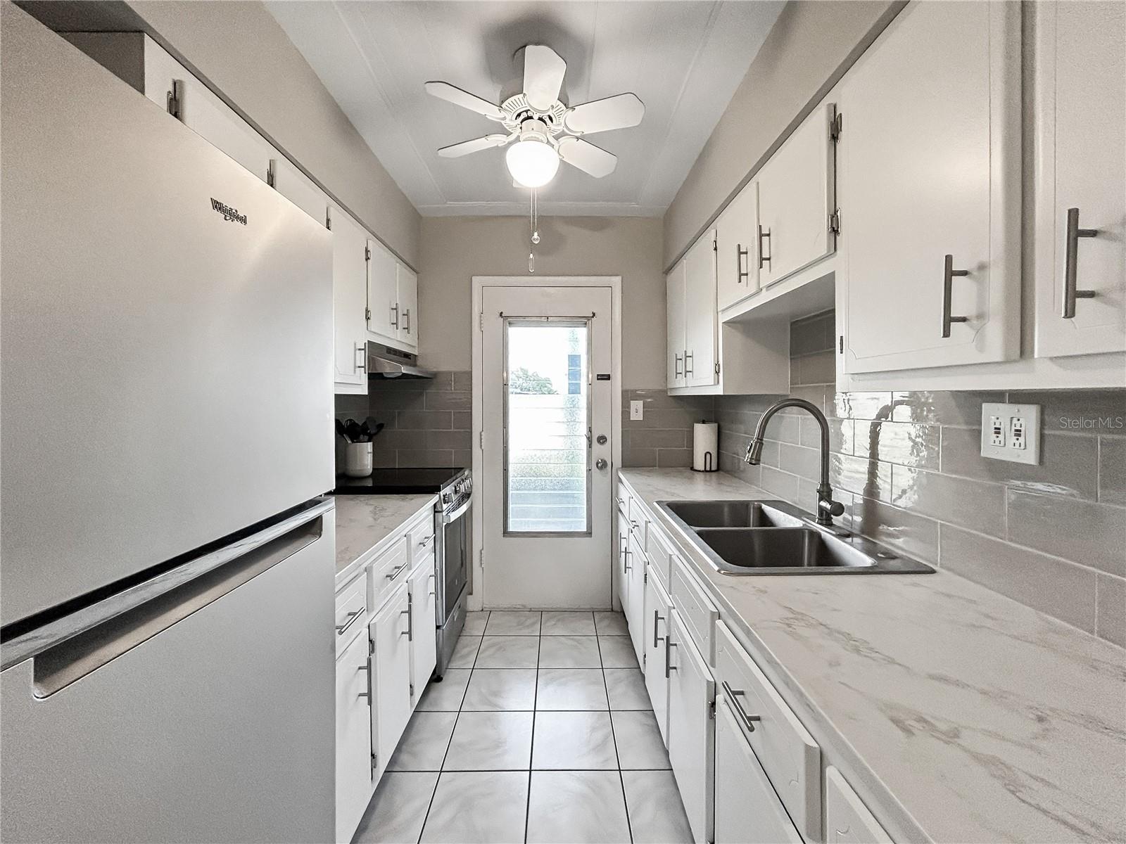 1600 W LAKE PARKER DRIVE, #C4, Lakeland, FL 33805