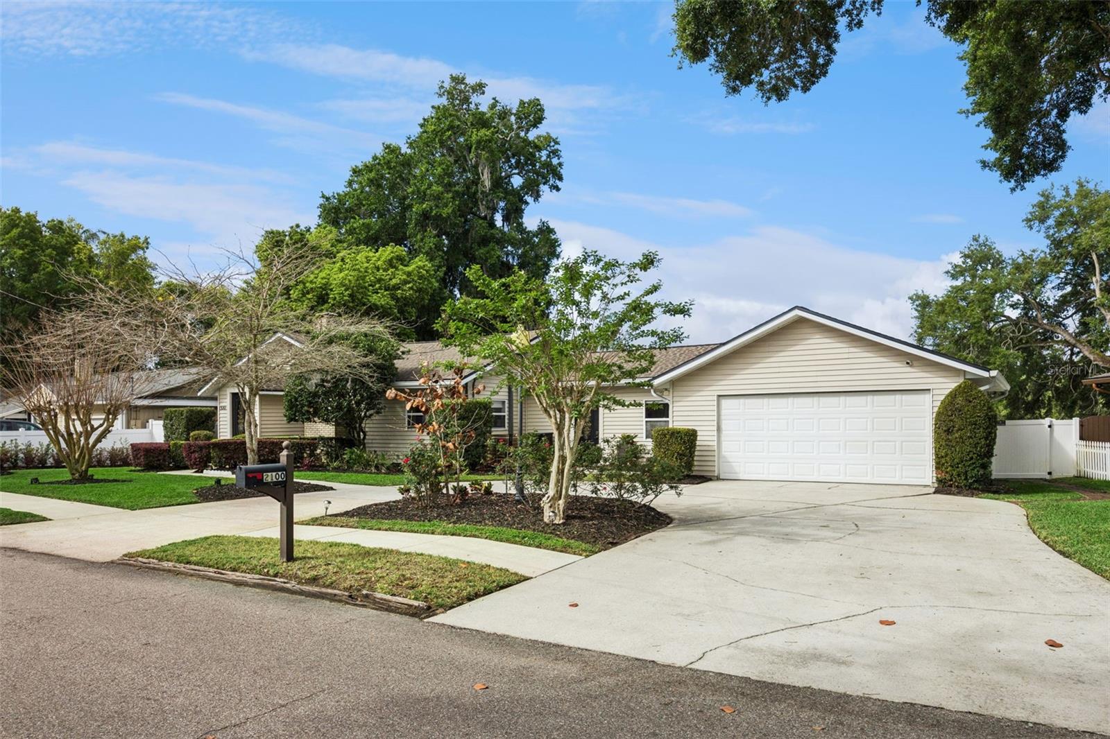 2100 MAE STREET, Orlando, FL 32806