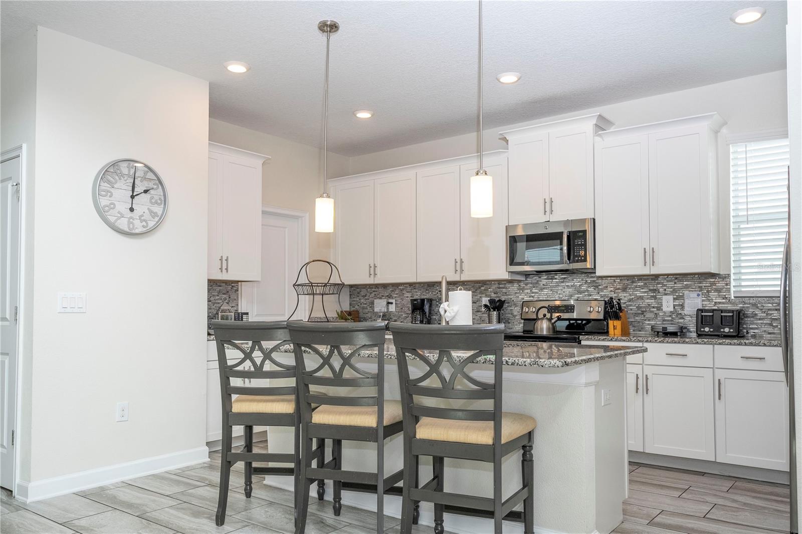 1646 MOON VALLEY DRIVE, Davenport, FL 33896