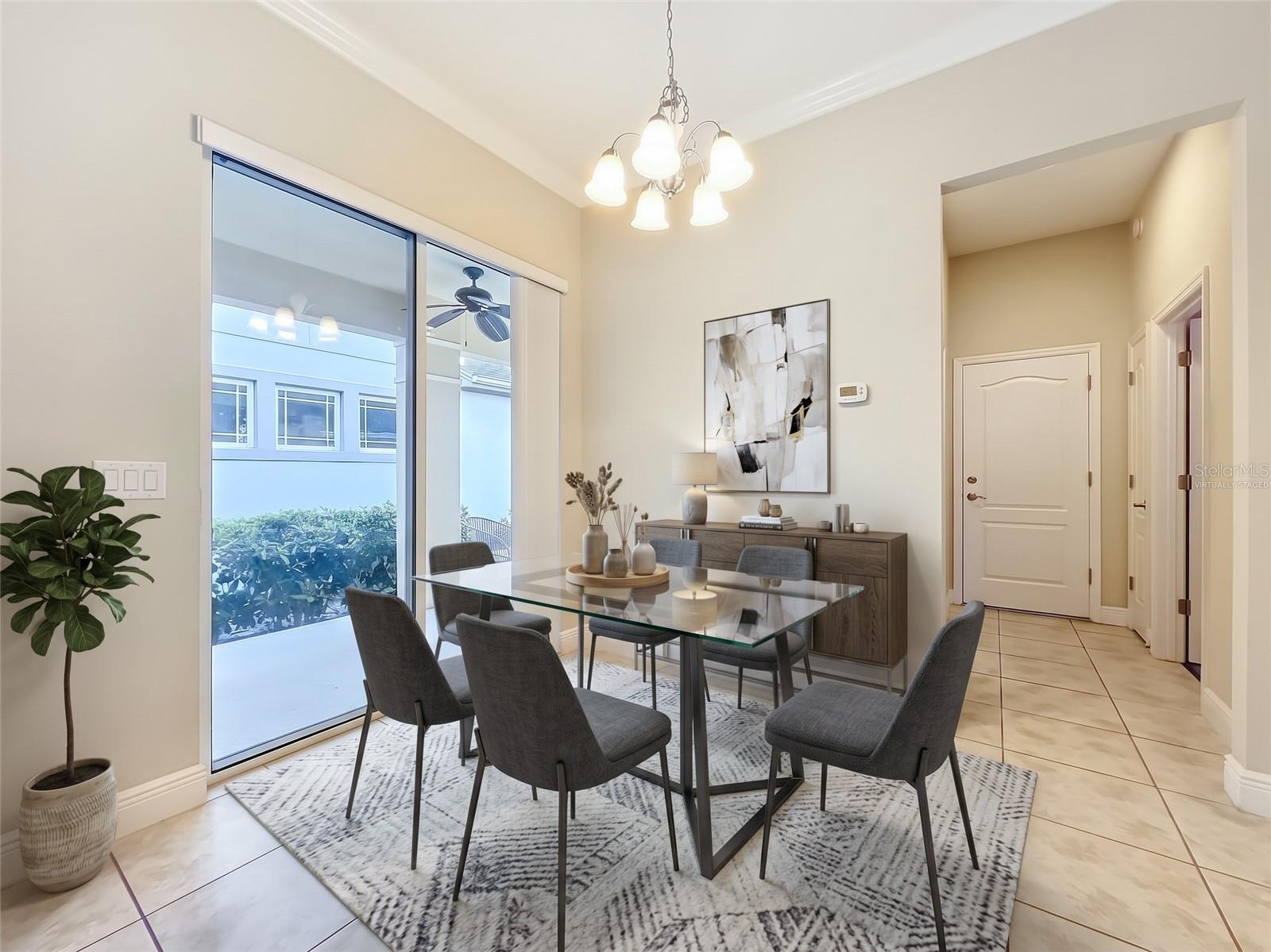 Virtually staged dining Virtually staged dining