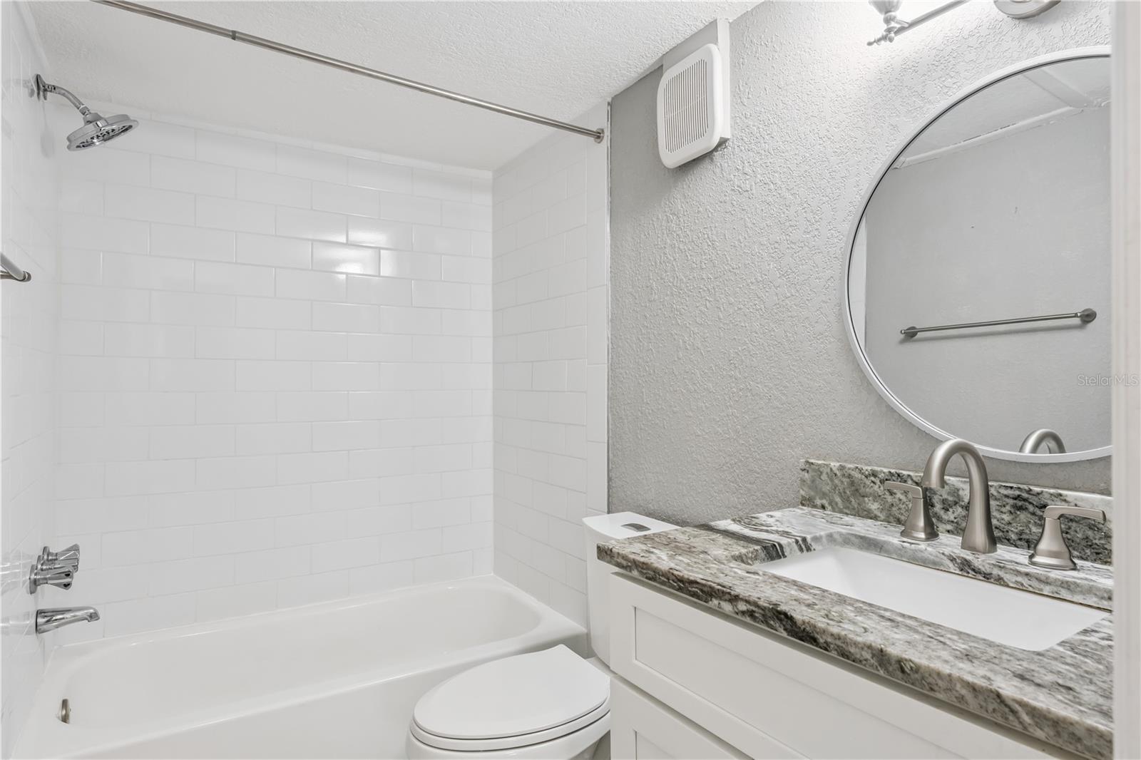 950 LAKE DESTINY ROAD, #B, Altamonte Springs, FL 32714