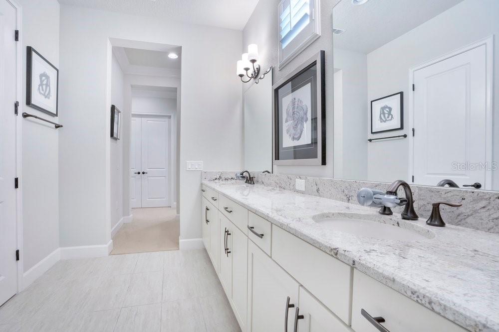 8394 VIA VITTORIA WAY, Orlando, FL 32819