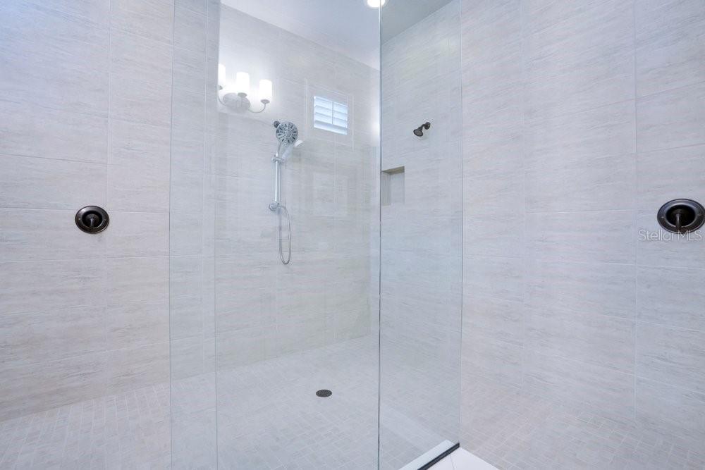 8394 VIA VITTORIA WAY, Orlando, FL 32819