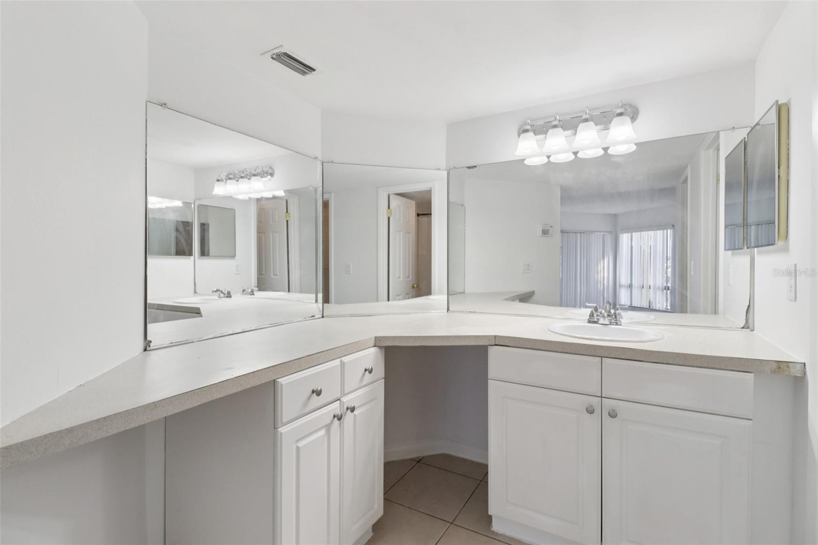 4369 AQUA VISTA DRIVE, #16-C, Orlando, FL 32839 4369 AQUA VISTA DRIVE, #16-C, Orlando, FL 32839
