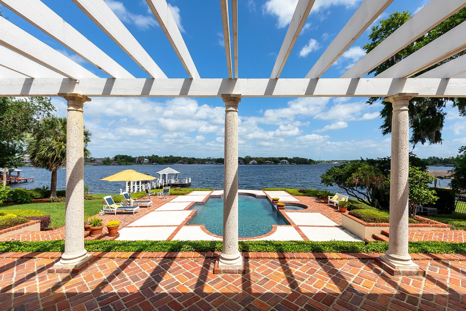OPULENT OUTDOOR RESORT living OASIS