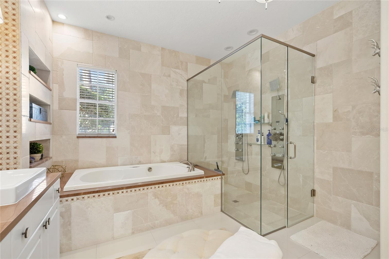 11051 HAWKSHEAD COURT, Windermere, FL 34786