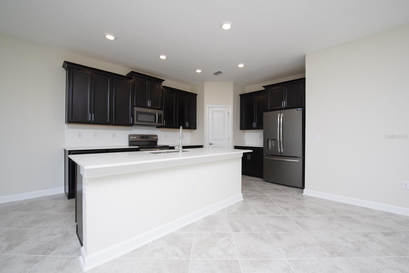 1037 BLACKWOLF RUN ROAD, Davenport, FL 33896