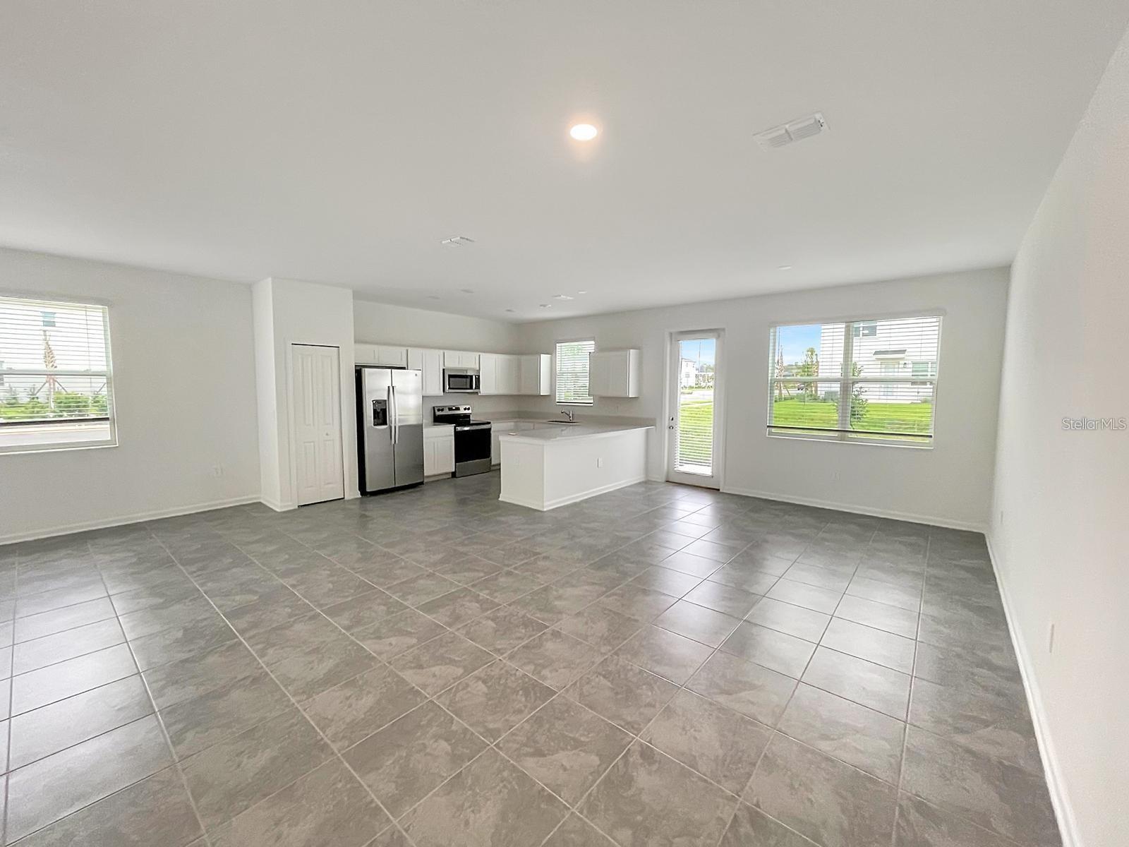 218 NINE IRON DRIVE, Davenport, FL 33896
