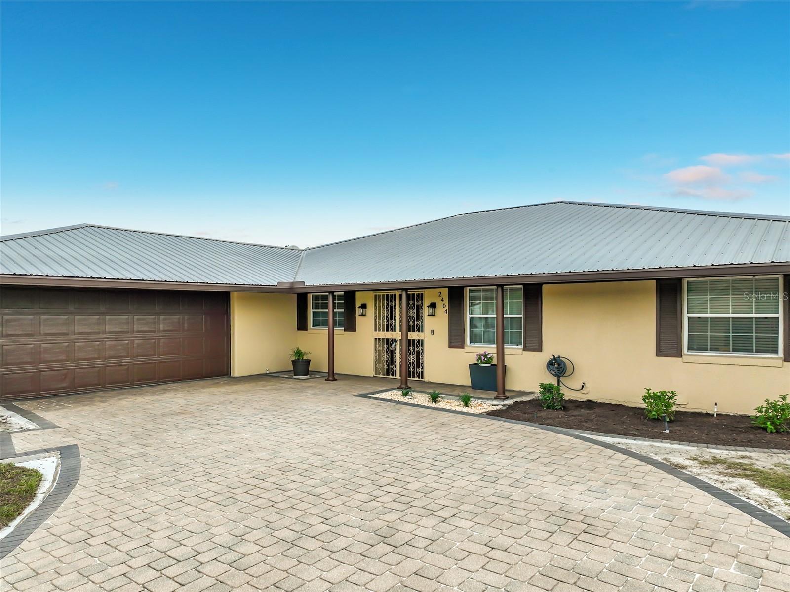 2404 LAUDERDALE COURT, Orlando, FL 32805