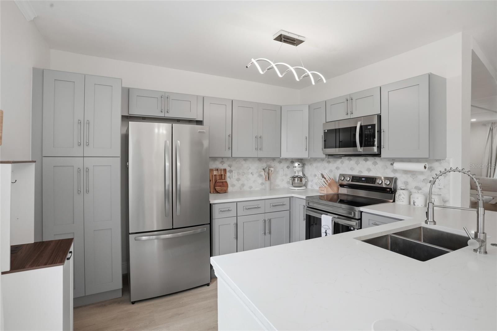 1056 WATERSIDE DRIVE, Celebration, FL 34747 1056 WATERSIDE DRIVE, Celebration, FL 34747