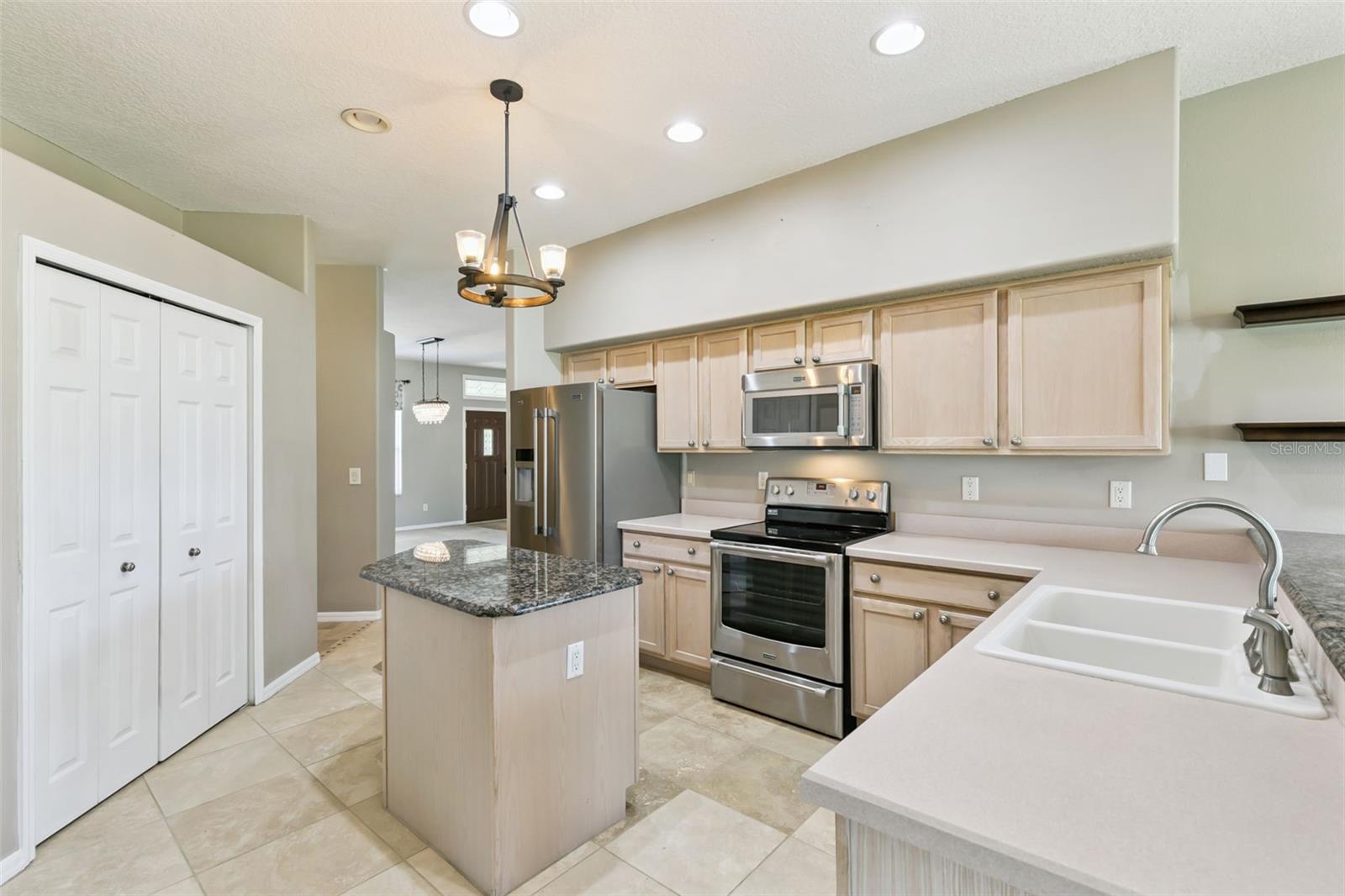 237 STRATHMORE CIRCLE, Kissimmee, FL 34744