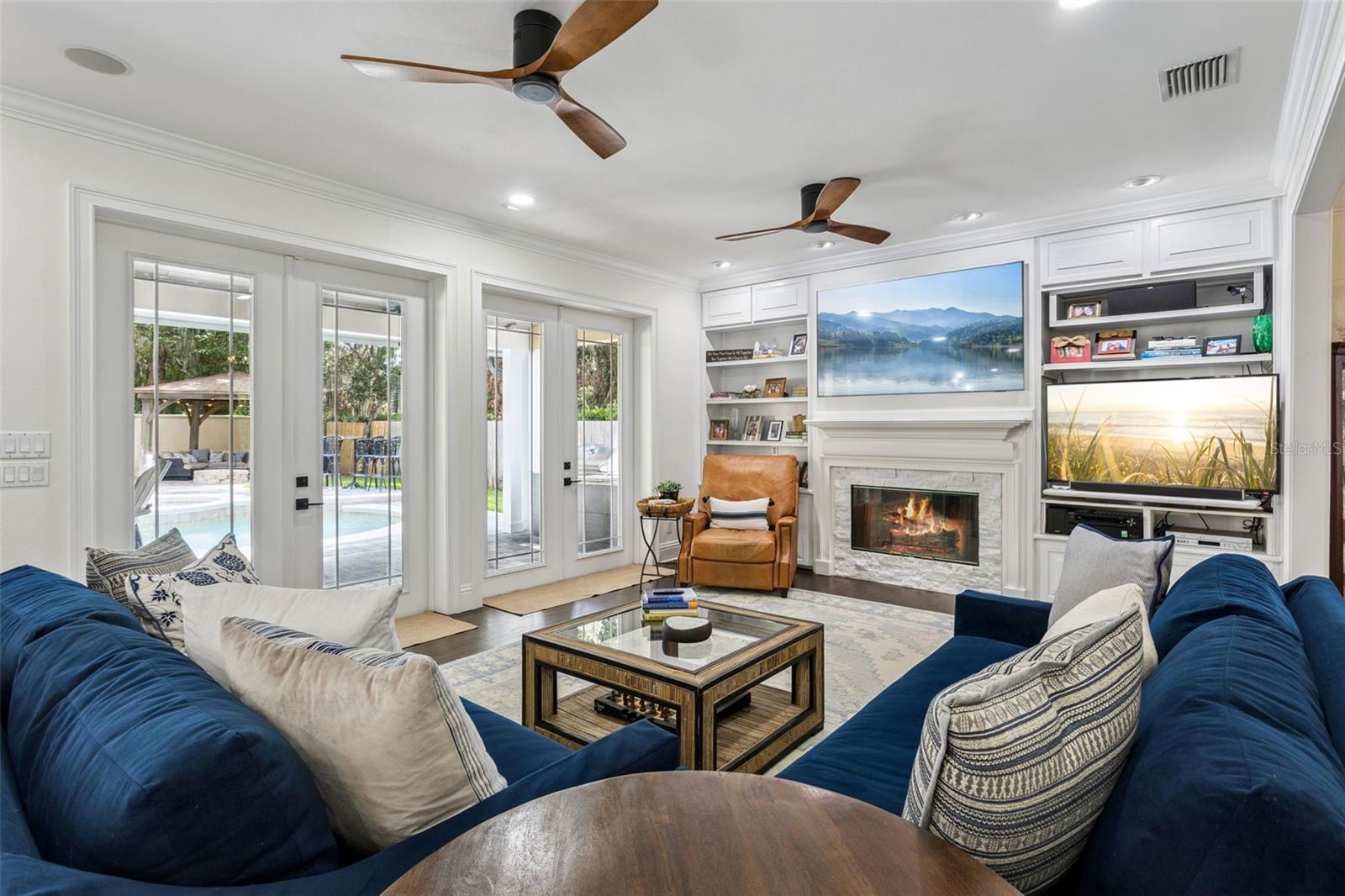 Open Livingroom with views of the pool