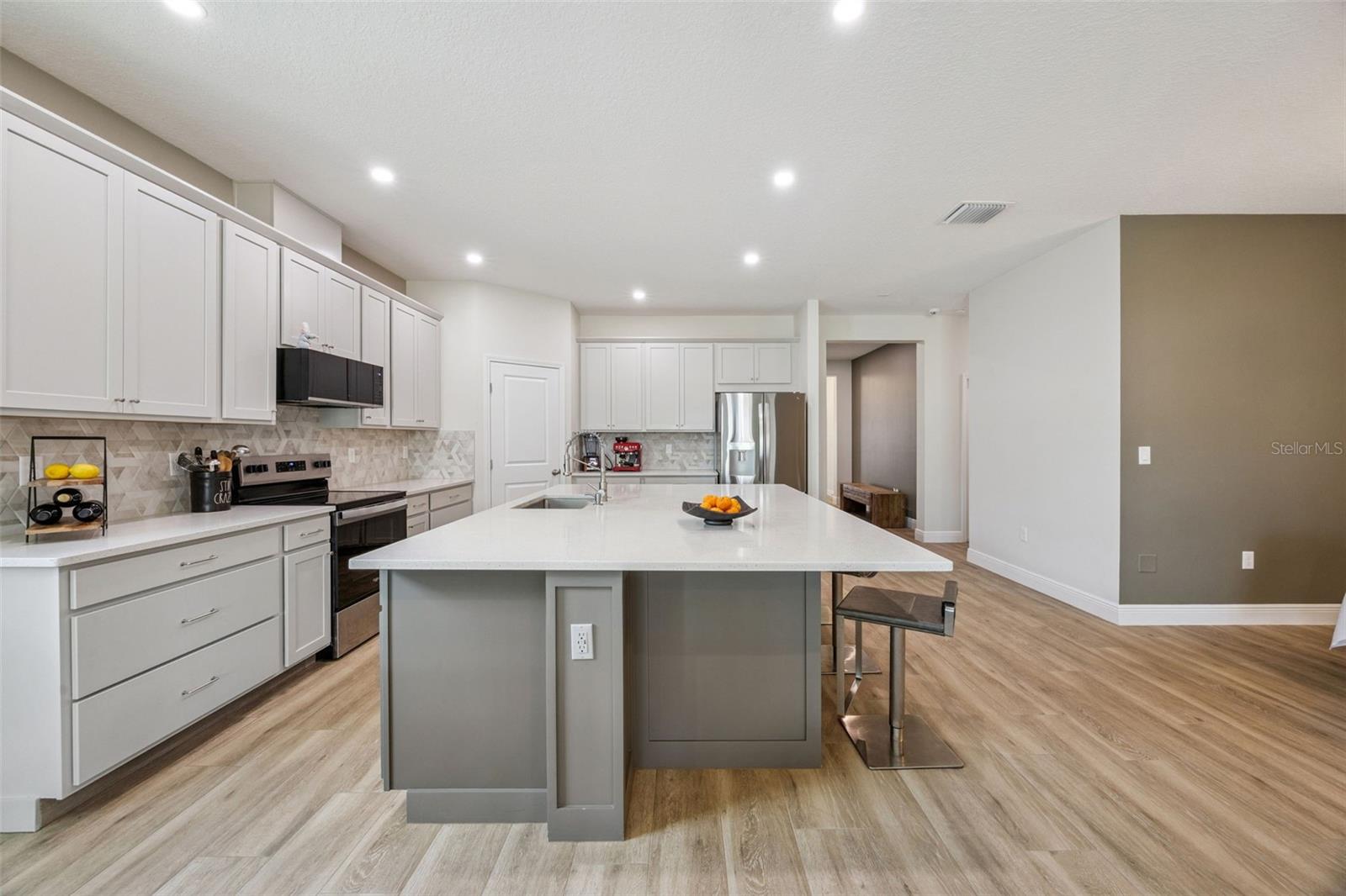 2101 AXEL STREET, Clermont, FL 34715
