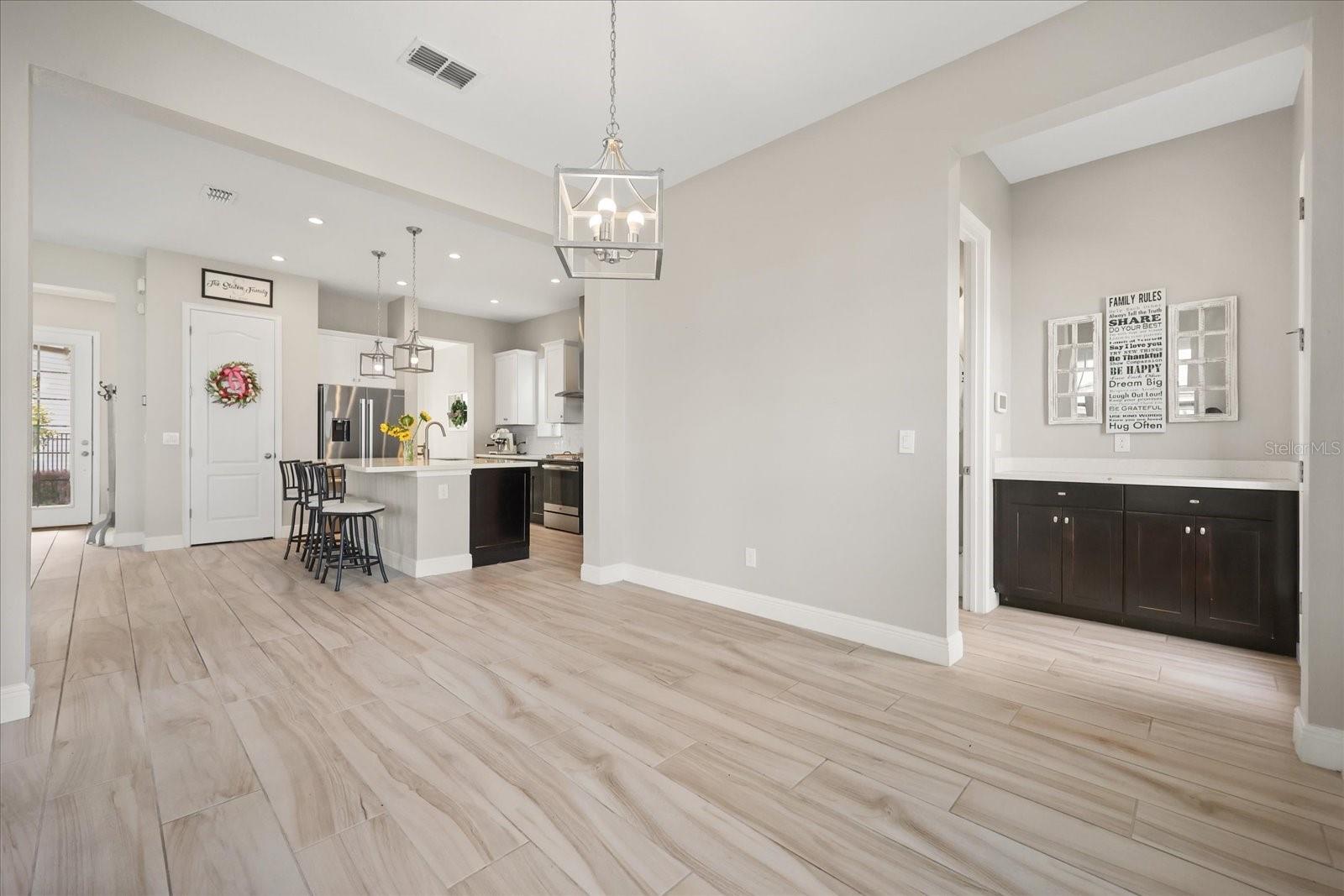 Breakfast nook/informal dining with "butler's pantry"