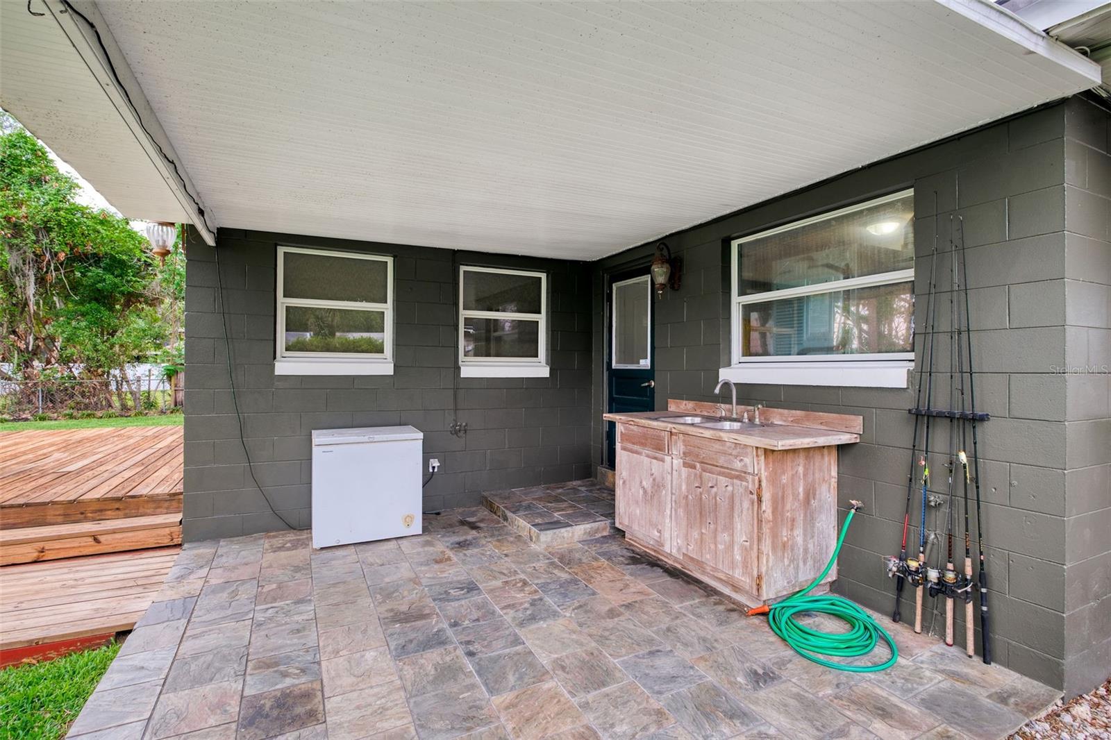 Outdoor Kitchen