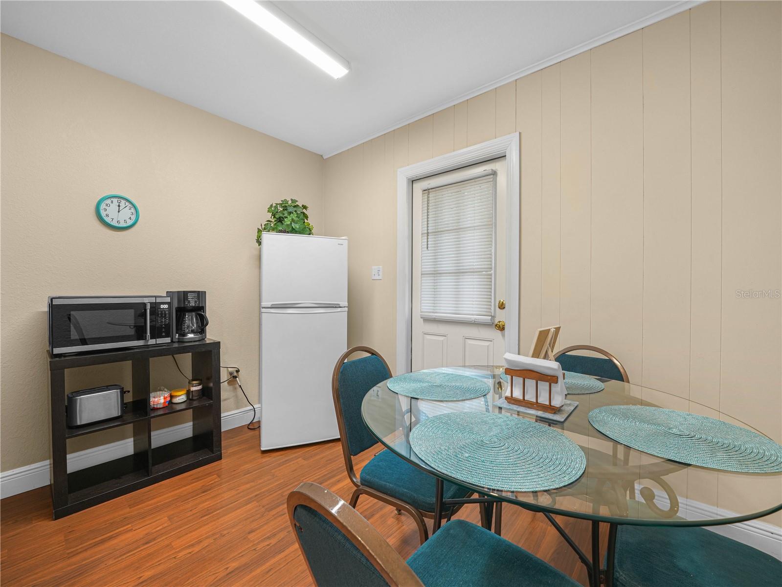 Dining Room Cove