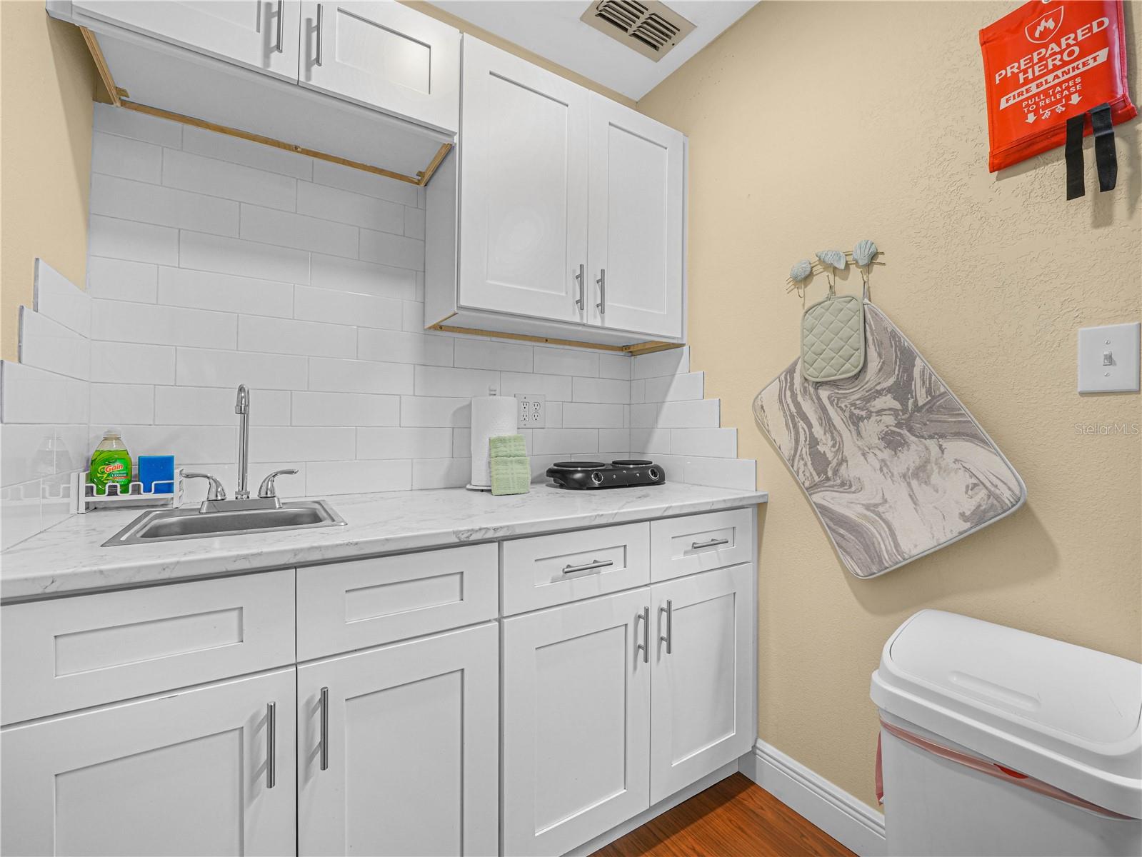 Kitchenette Cove