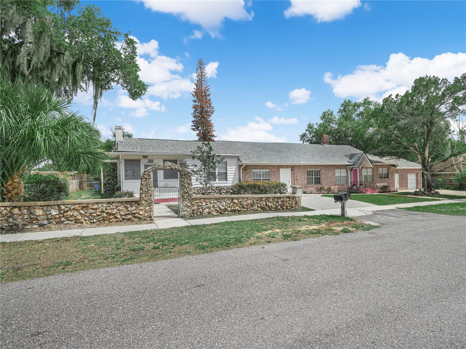 221 CITRUS GROVE BOULEVARD S, Polk City, FL 33868