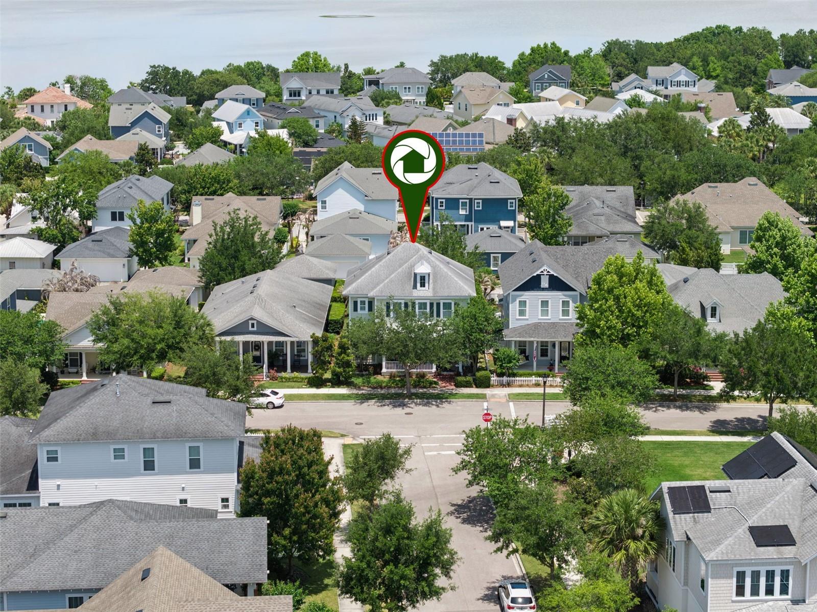 Just a few blocks from the trails by the water! Just a few blocks from the trails by the water!