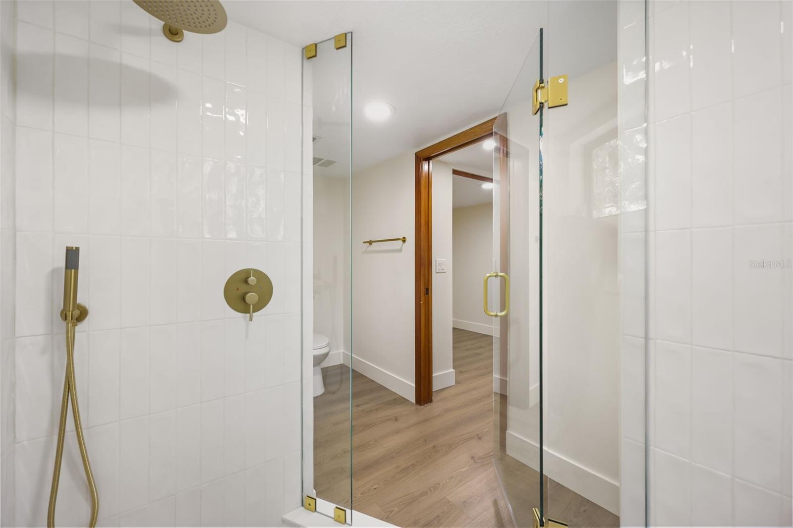 primary en-suite bathroom