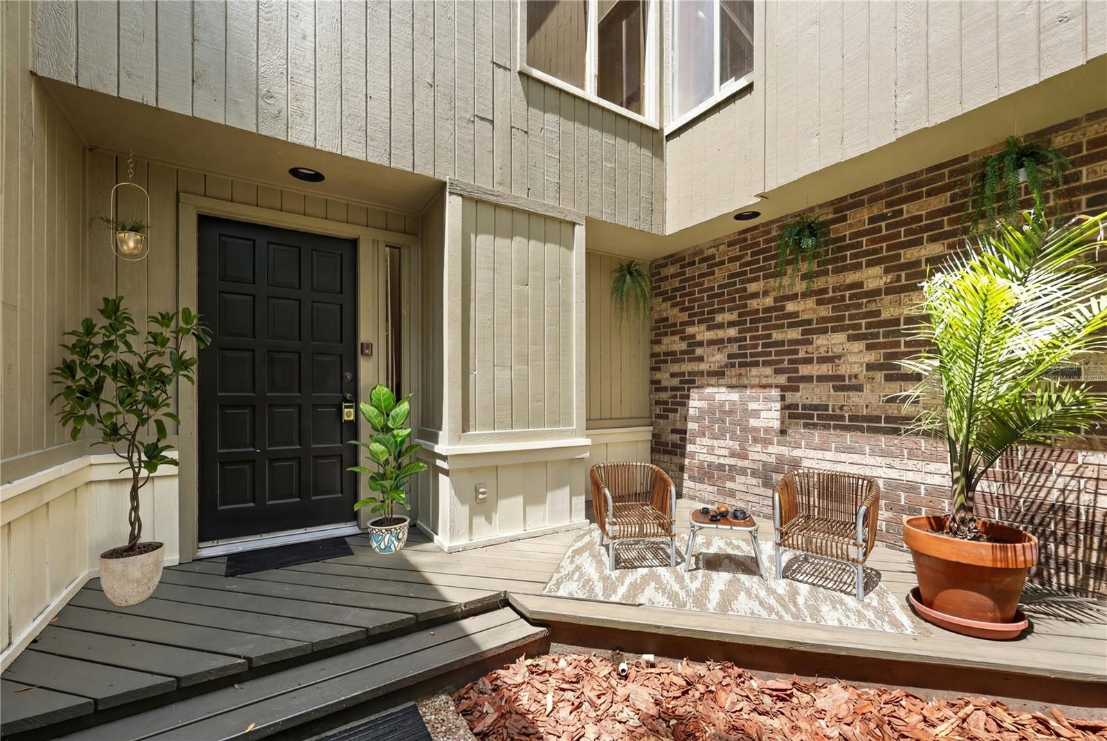 deck virtually staged