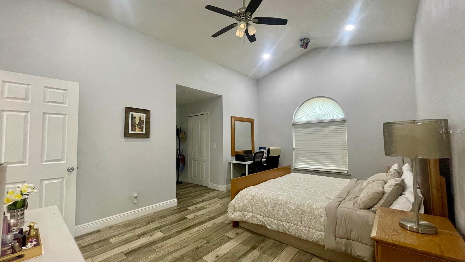 1044 NIN STREET, Orlando, FL 32835