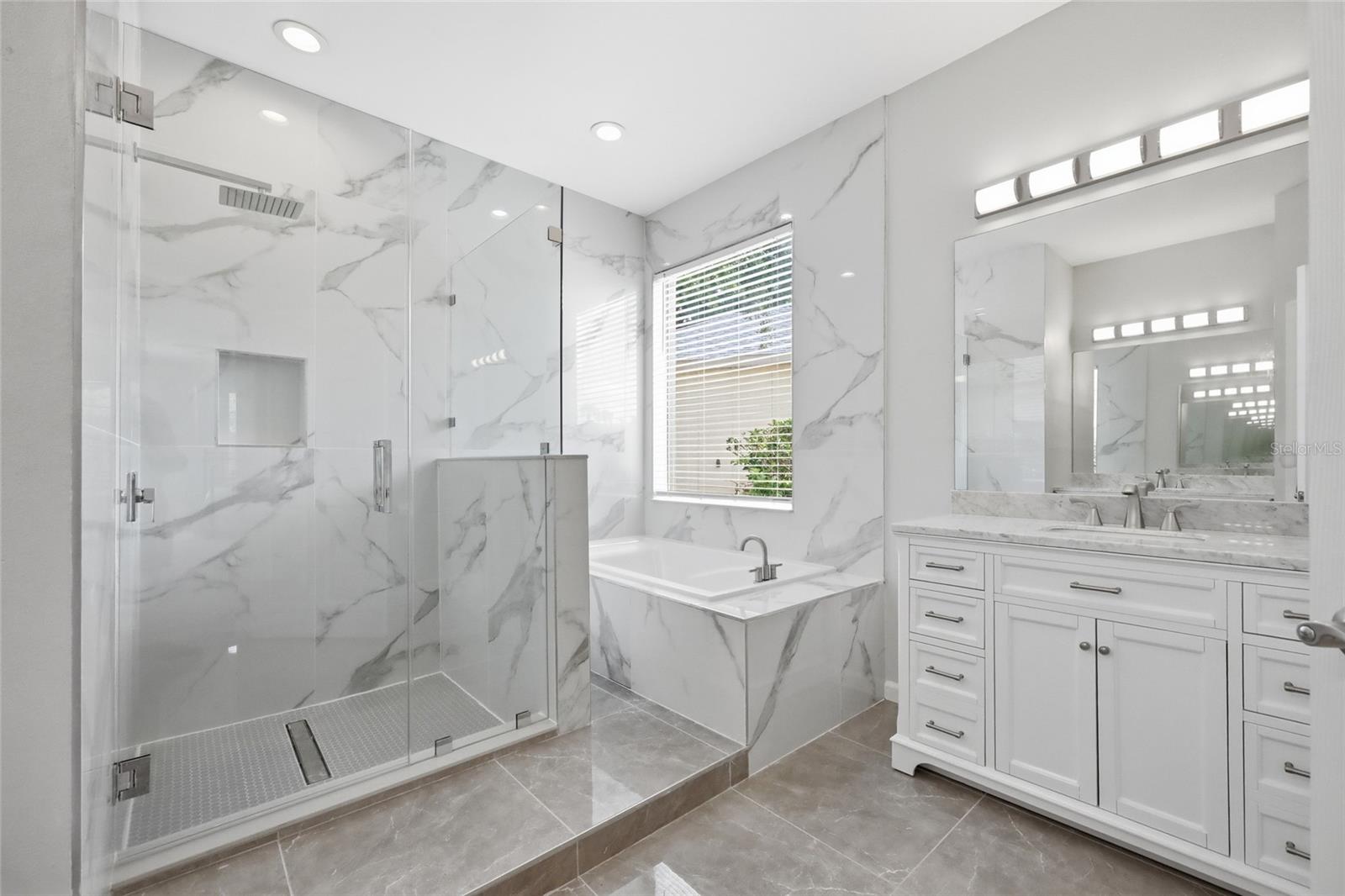 353 PLUMOSO LOOP, Davenport, FL 33897