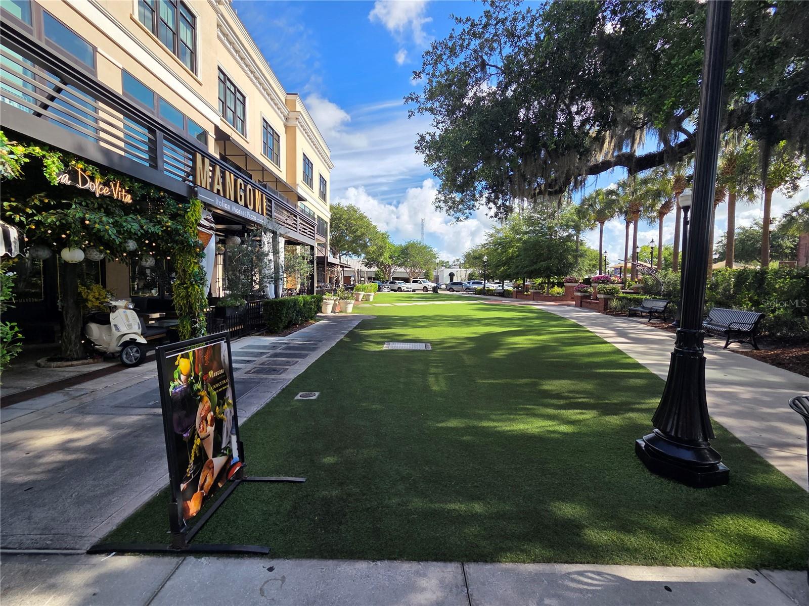 Downtown Winter Garden with great restarants and green spaces to spend time with family and friends!