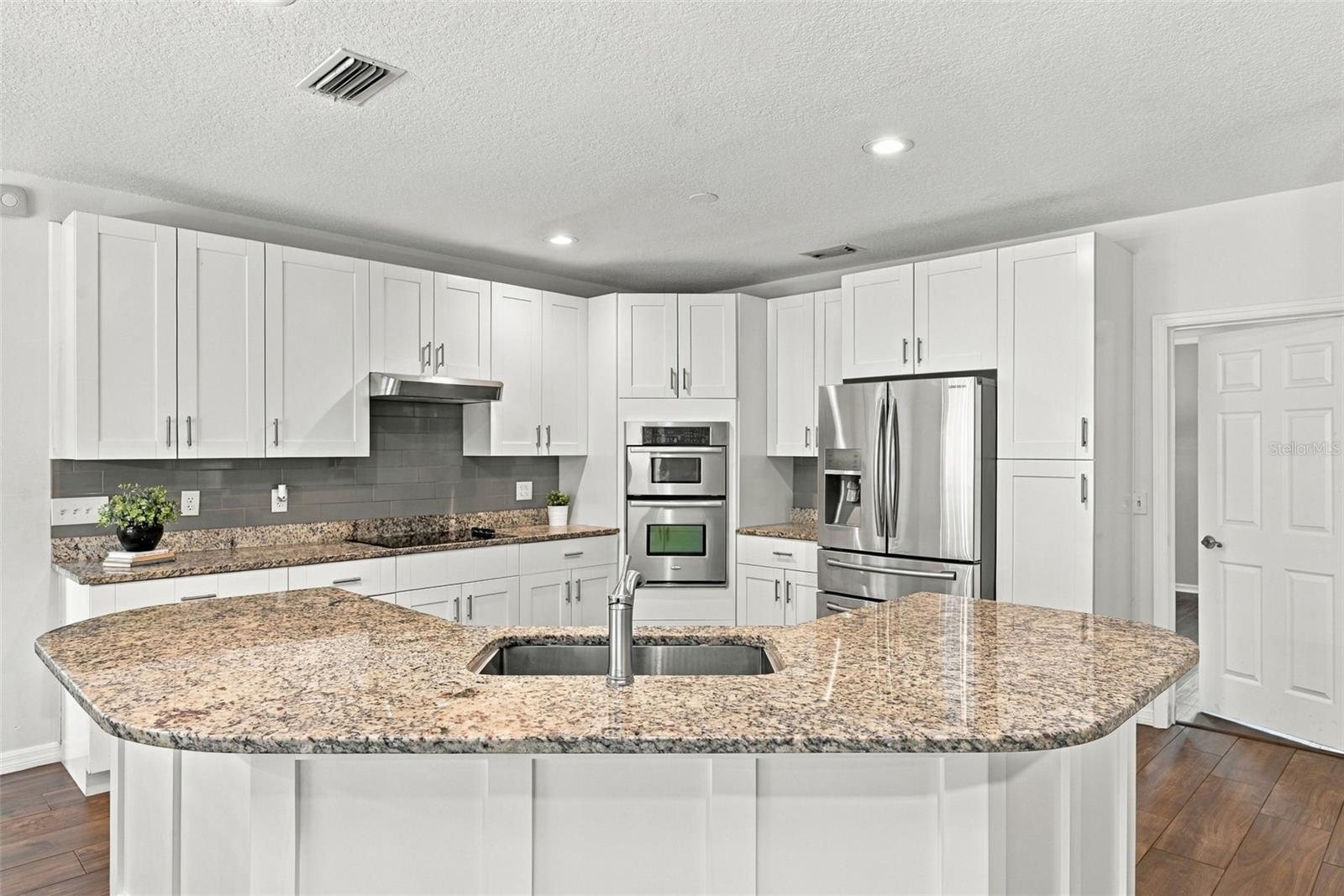 1349 VALLEY PINE CIRCLE, Apopka, FL 32712