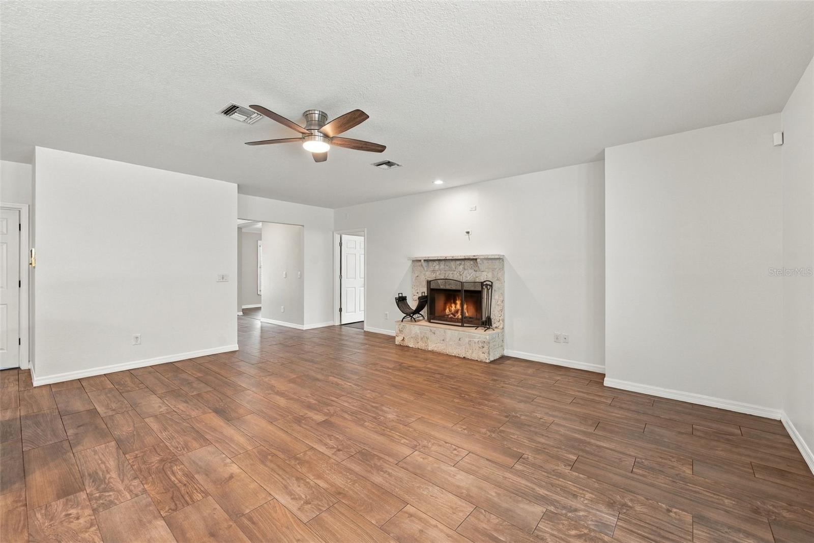 1349 VALLEY PINE CIRCLE, Apopka, FL 32712