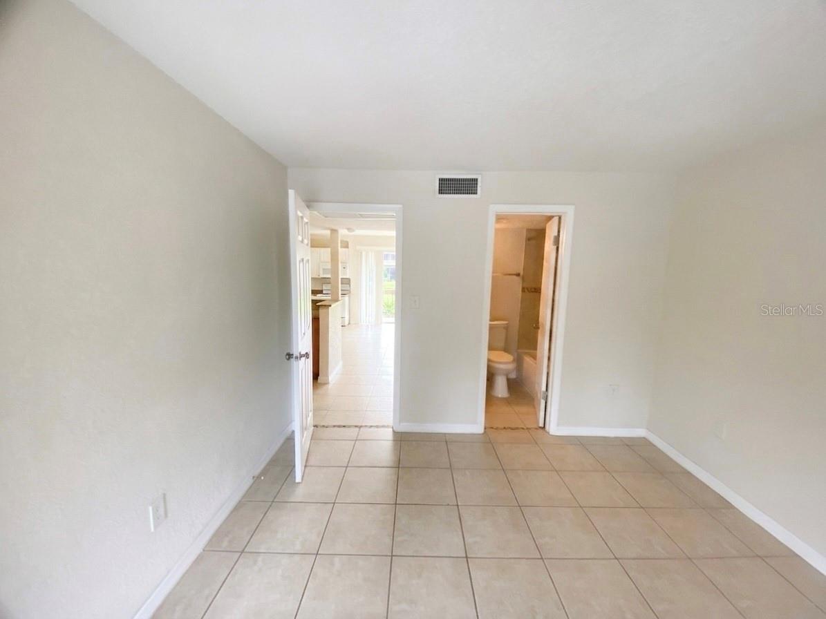 554 ORANGE DRIVE, #15, Altamonte Springs, FL 32701