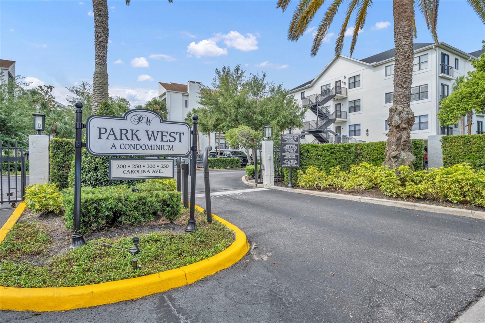 An on-site commmunity manager ensures worry-free living at Park West.