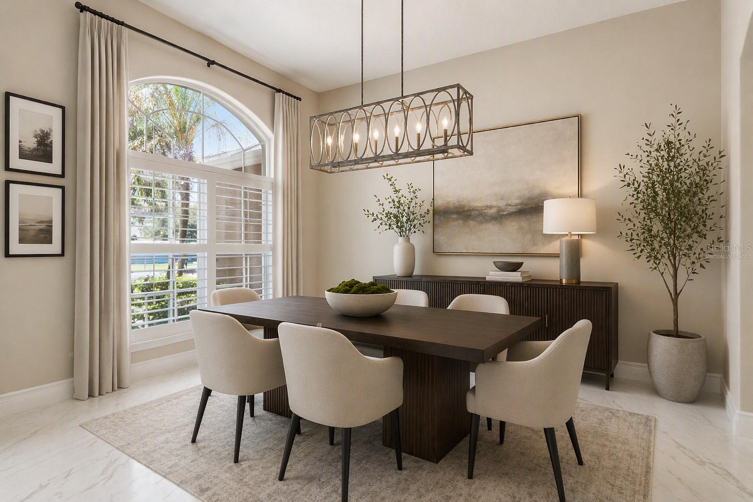VIRTUALLY STAGED DINING ROOM