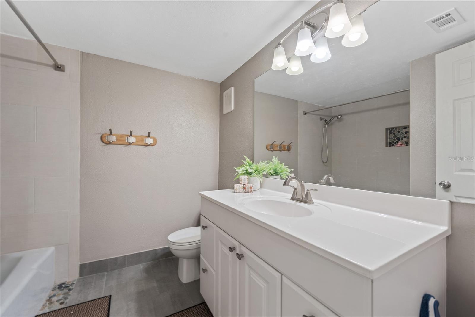 4310 LAKEWAY DRIVE, #12B, Orlando, FL 32839