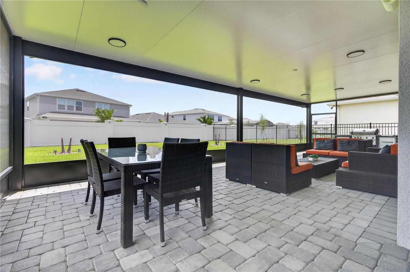 SUPER-SIZED SCREENED PORCH!