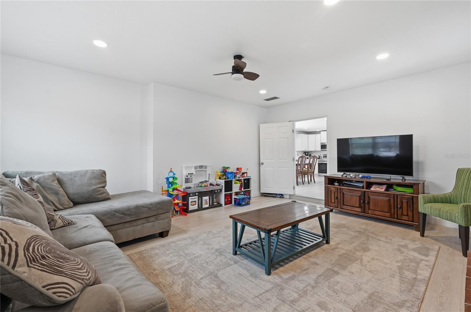 1946 STRATHAVEN ROAD, Winter Park, FL 32792 1946 STRATHAVEN ROAD, Winter Park, FL 32792