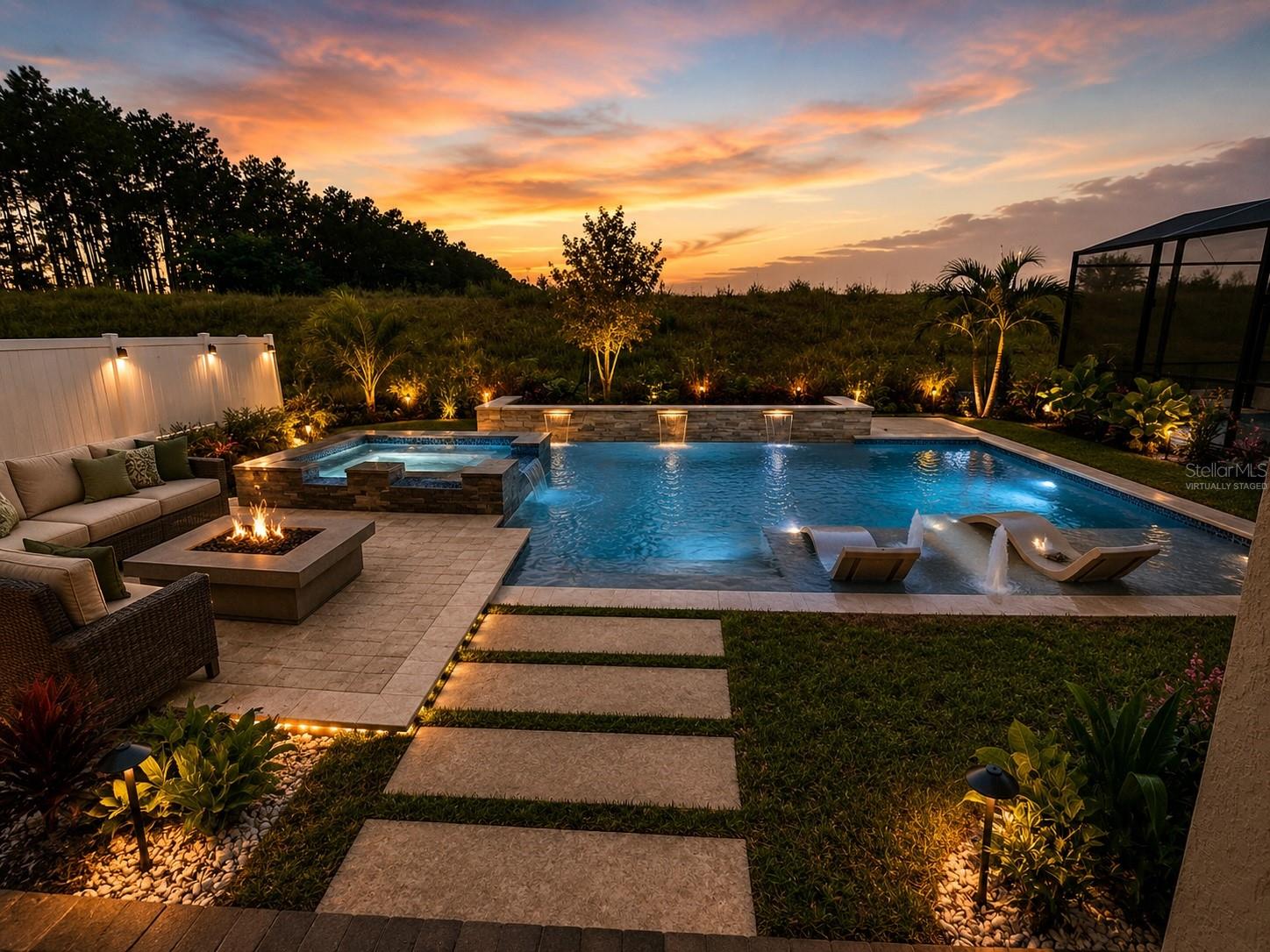 Virtually Staged-Pool