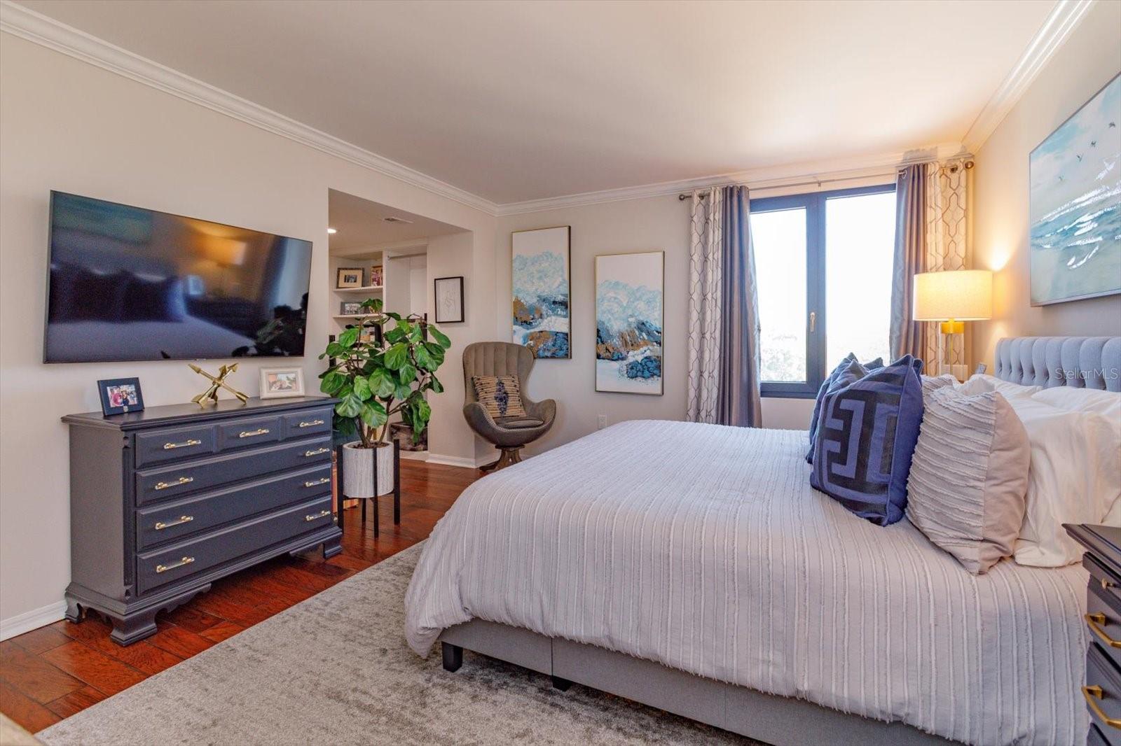 Secondary bedroom