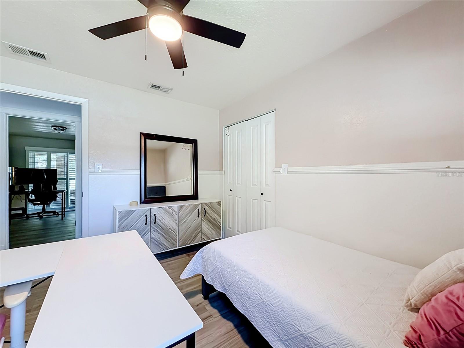 2nd bedroom