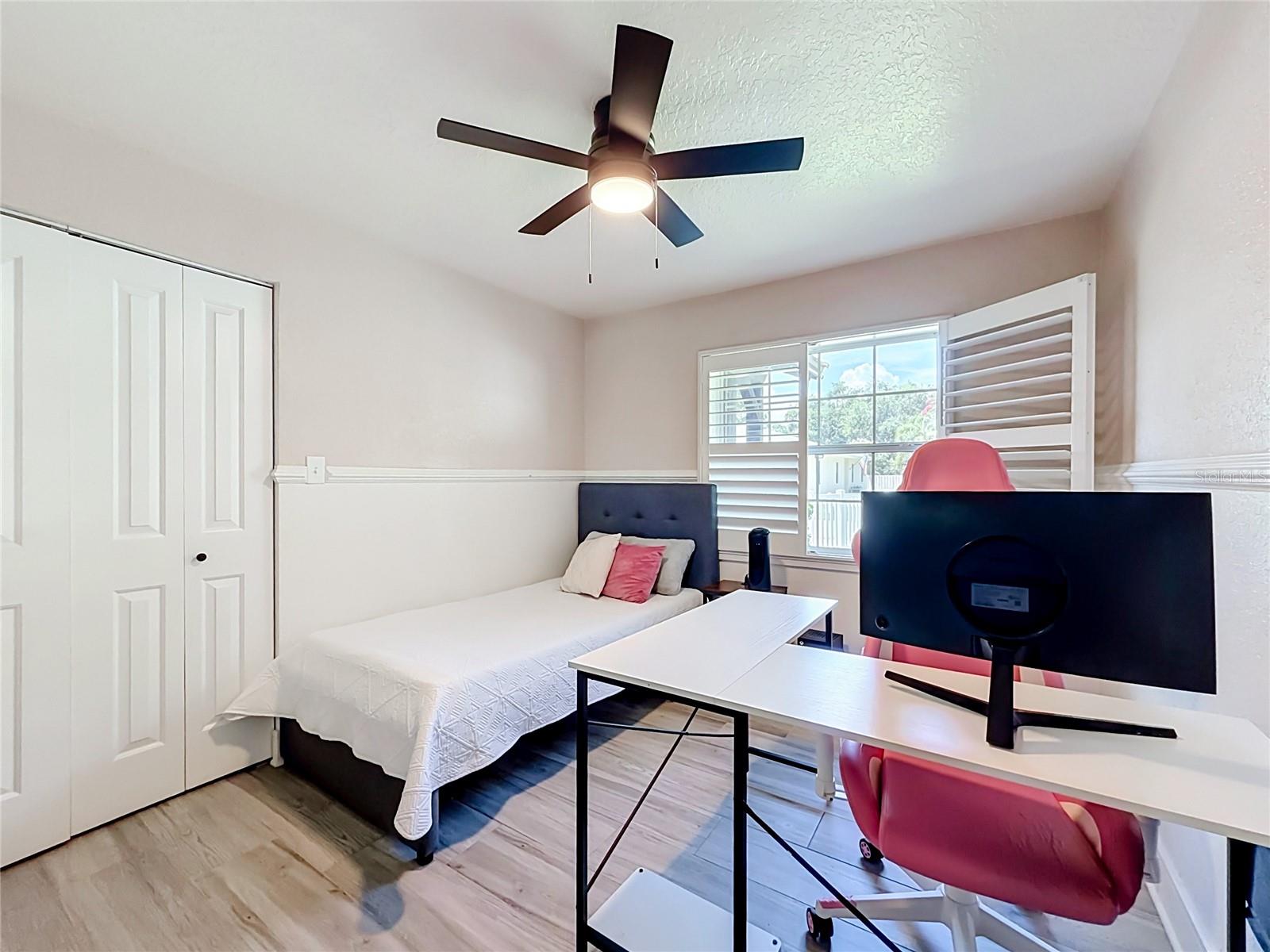 2nd bedroom
