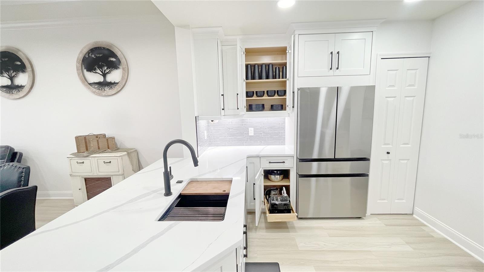 Pull out appliance drawer