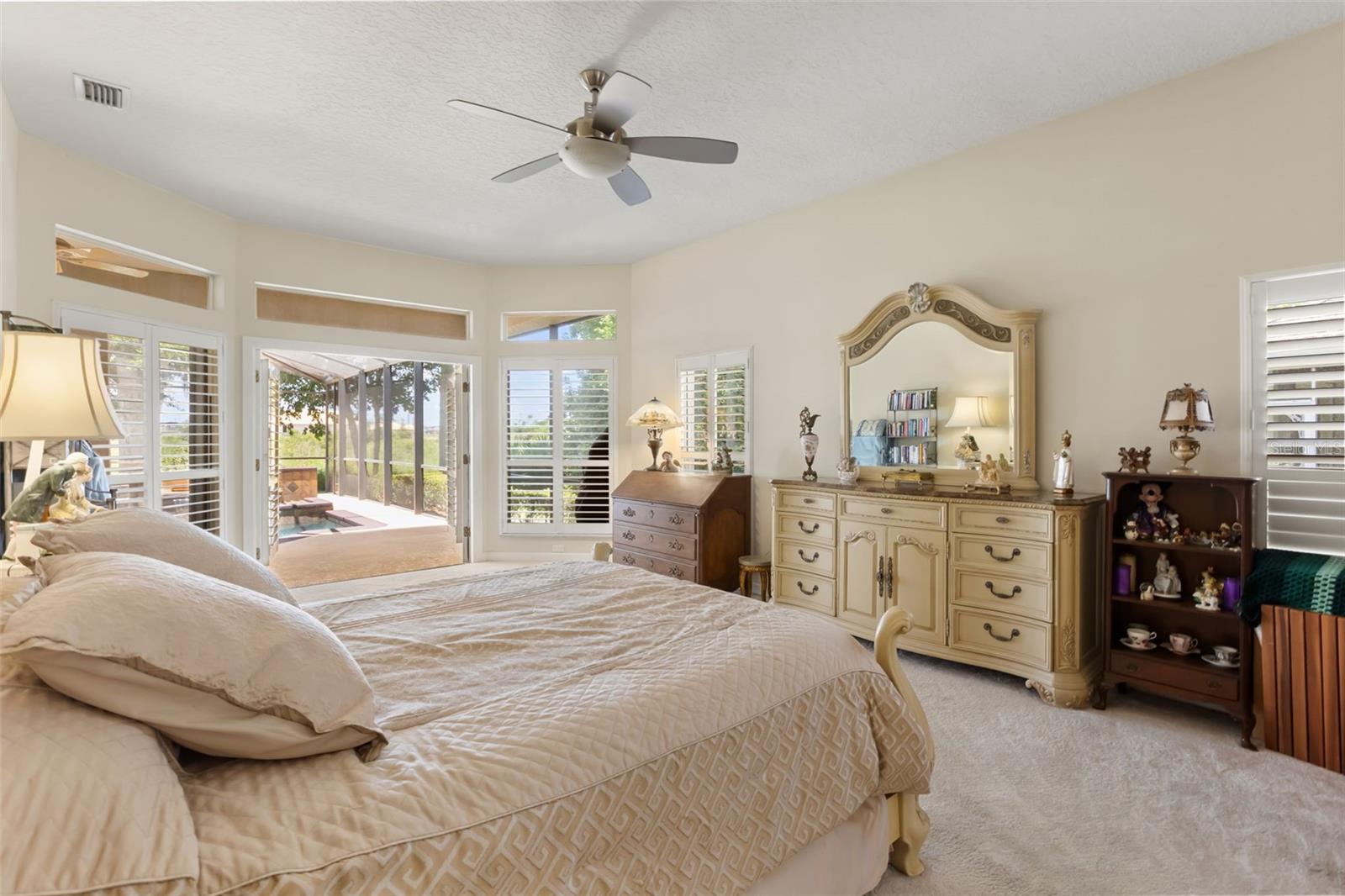 1521 EDGEWATER DRIVE, Mount Dora, FL 32757