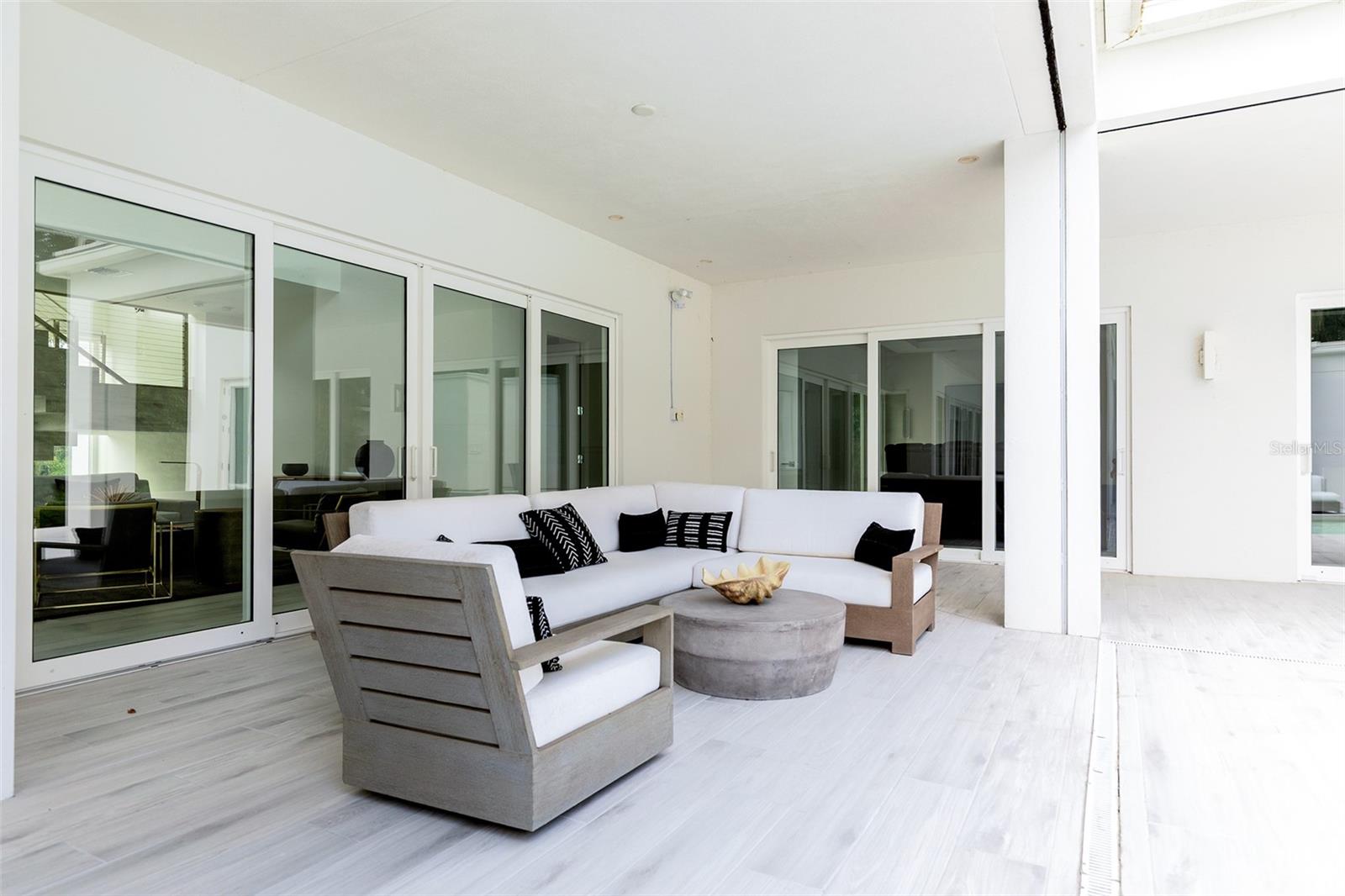 Rear Covered Lanai