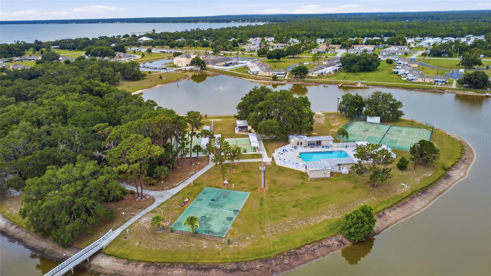 2607 CLUB CIRCLE, #2607, Lake Wales, FL 33898