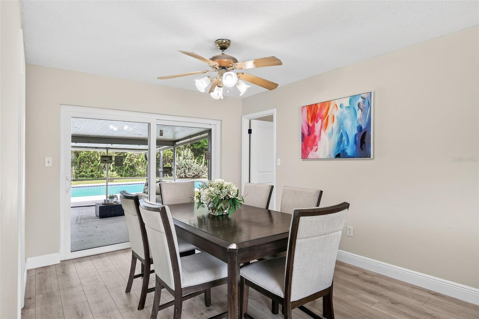 Dining Room10'x10'