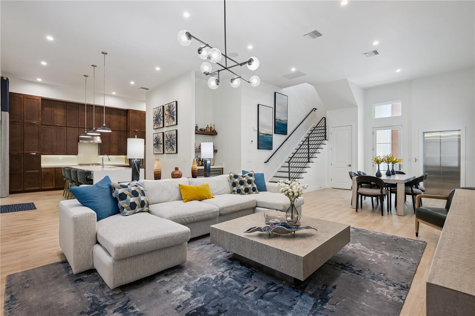 Open Concept Living Room/Dining room and Gourmet Kitchen Open Concept Living Room/Dining room and Gourmet Kitchen