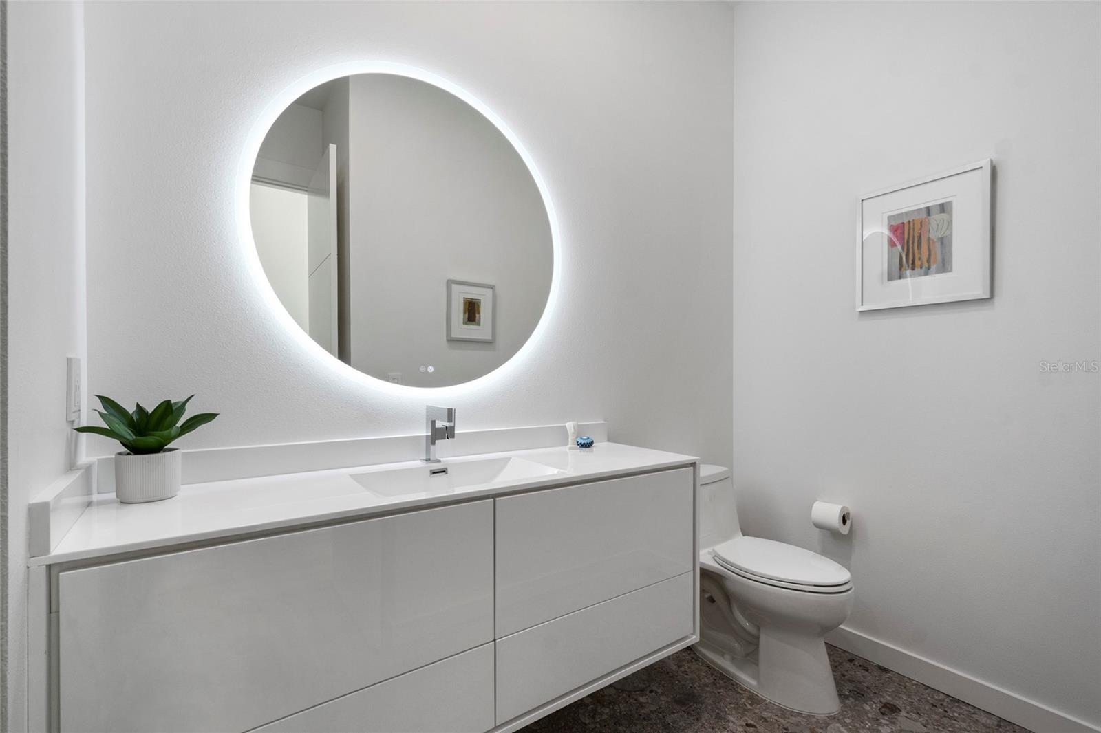 EN SUITE TO BEDROOM 2